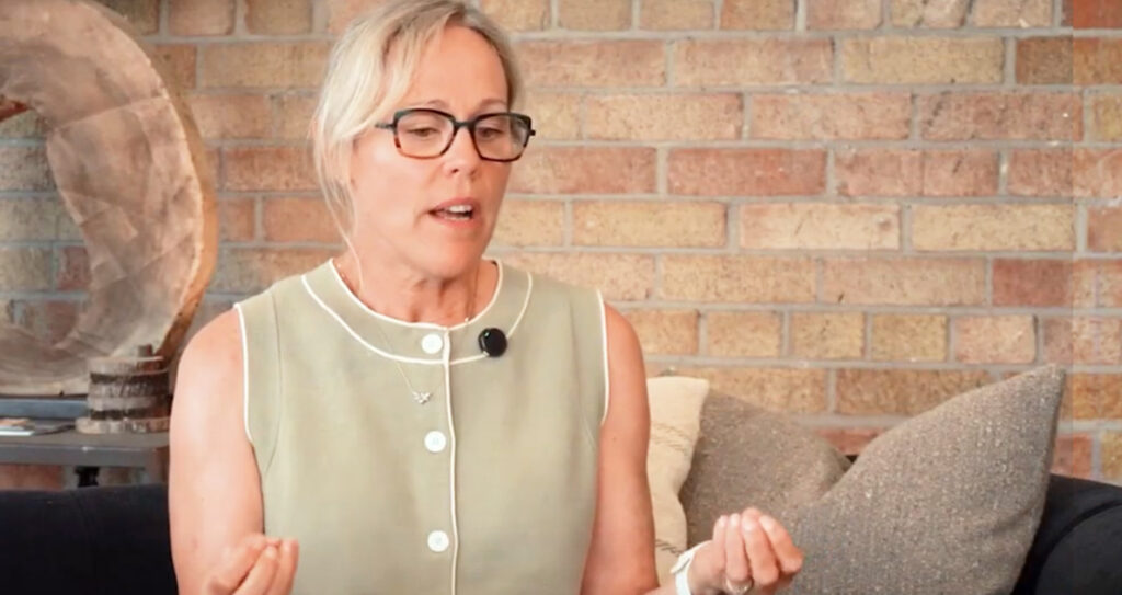 how a staging business works