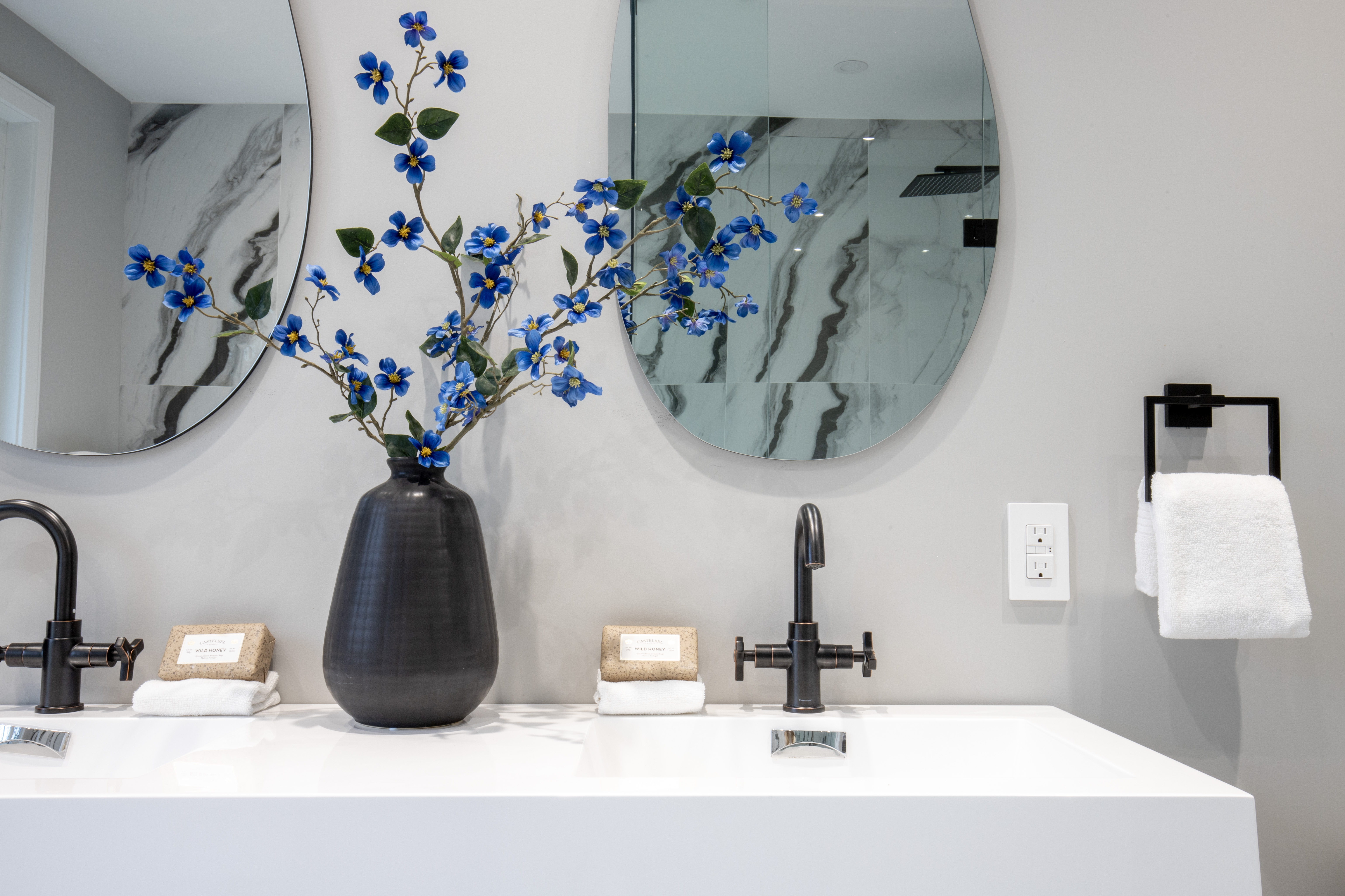 Towel Kit – Classic White Set - Image 2